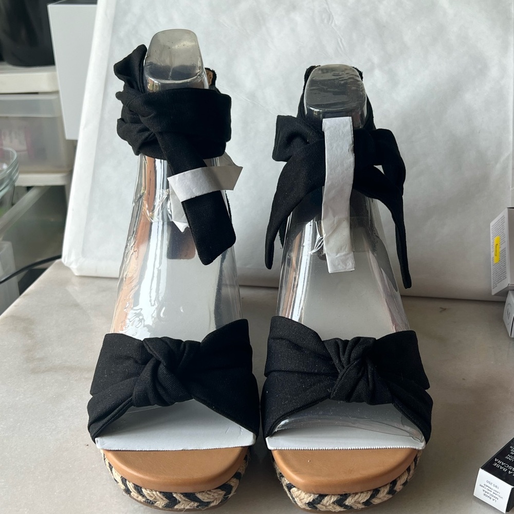UGG Yarrow Canvas Suede Ankle Wrap Espadrille Wedge Sandals - Size 8
